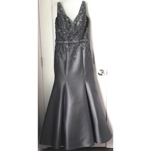 MGNY 71530 charcoal size 24